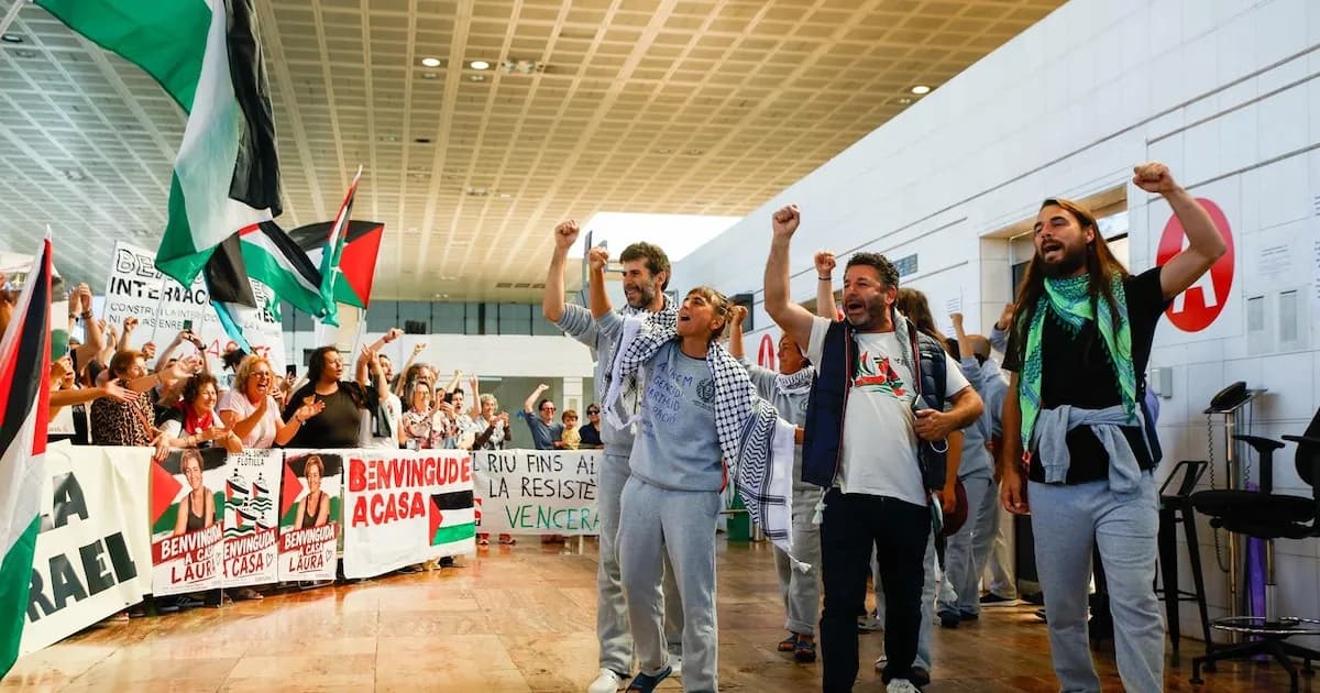 Regreso de activistas catalanes tras su captura en la Flotilla Global Sumud
