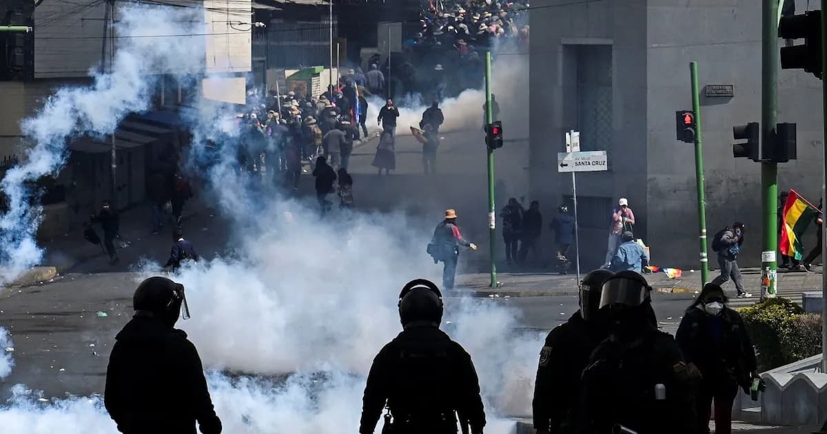 Tensión en Bolivia: la Policía busca desbloquear carreteras en medio de protestas