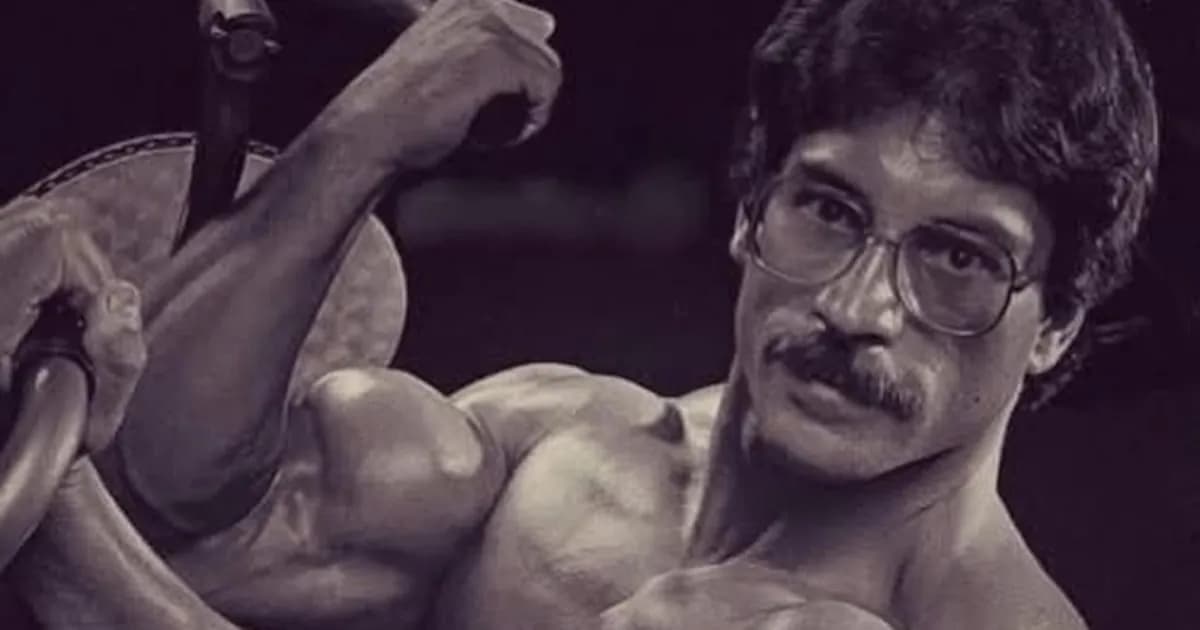 Mike Mentzer alerta sobre los peligros del uso de esteroides en culturistas