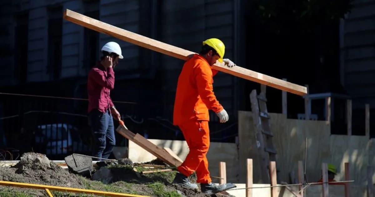 Casi la mitad de los trabajadores formales en Argentina son ‘millonistas’