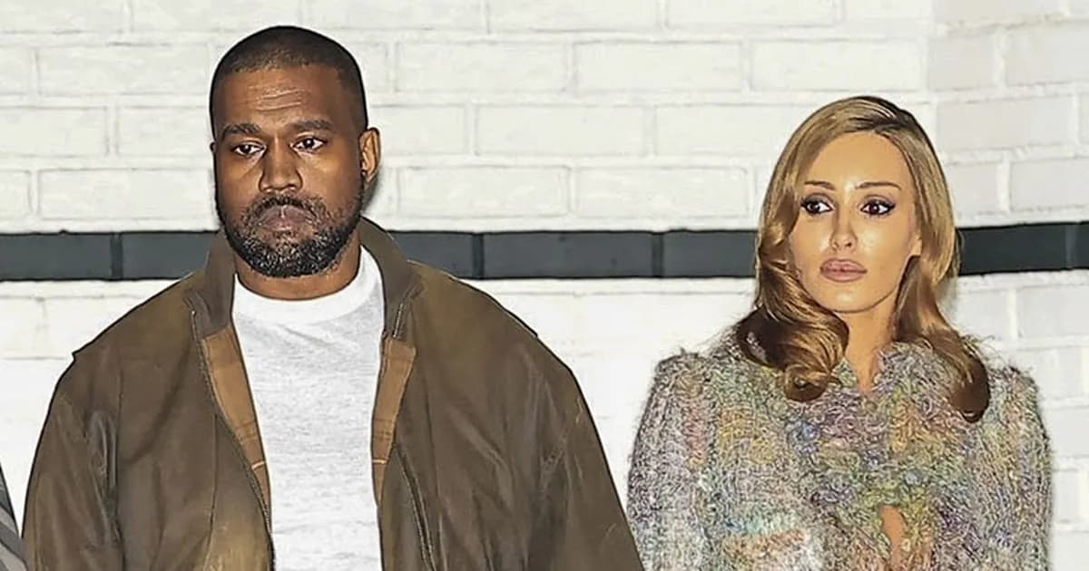 Bianca Censori deslumbra con su body plateado en salida con Kanye West