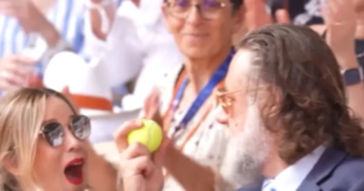 El espectacular momento de Russell Crowe en Roland Garros: una atrapada que deslumbró
