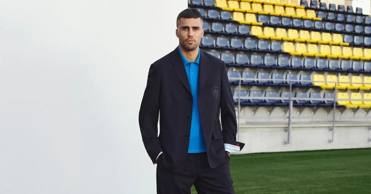 Loewe se asocia con la selección española de fútbol para vestir a sus equipos en los próximos años