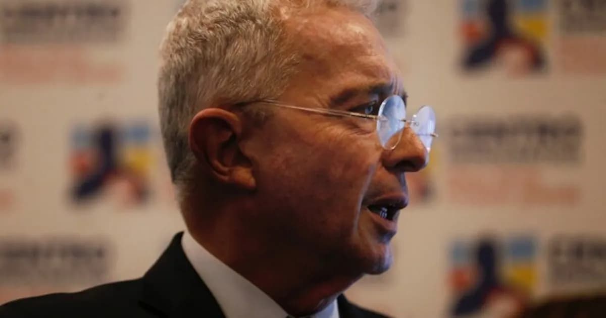 Uribe Vélez: La Violencia como Obstáculo para la Inversión en Colombia
