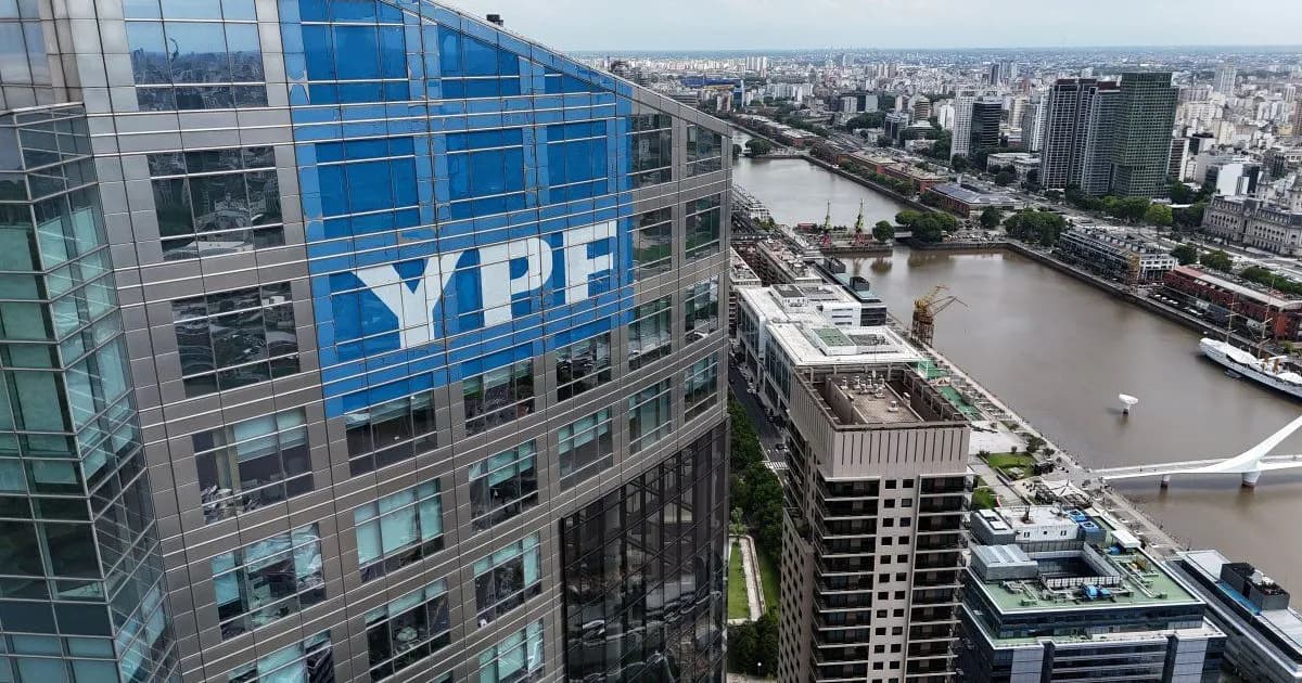 Fitch eleva calificación de la deuda de YPF por crecimiento productivo y solidez financiera