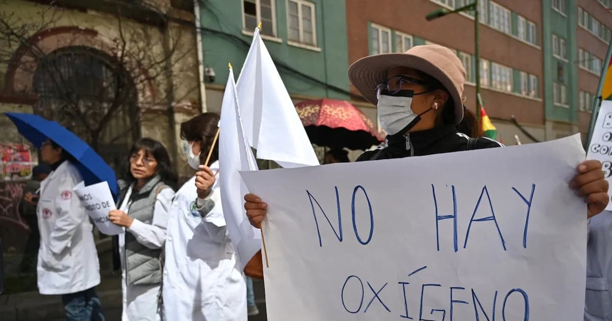Crisis en Bolivia: Médicos demandan el fin de bloqueos por escasez de oxígeno y alimentos