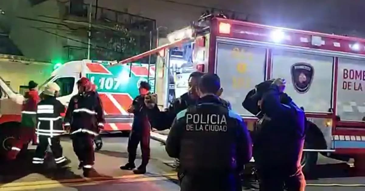 Accidente en Mataderos: cinco heridos tras choque entre colectivo y auto particular
