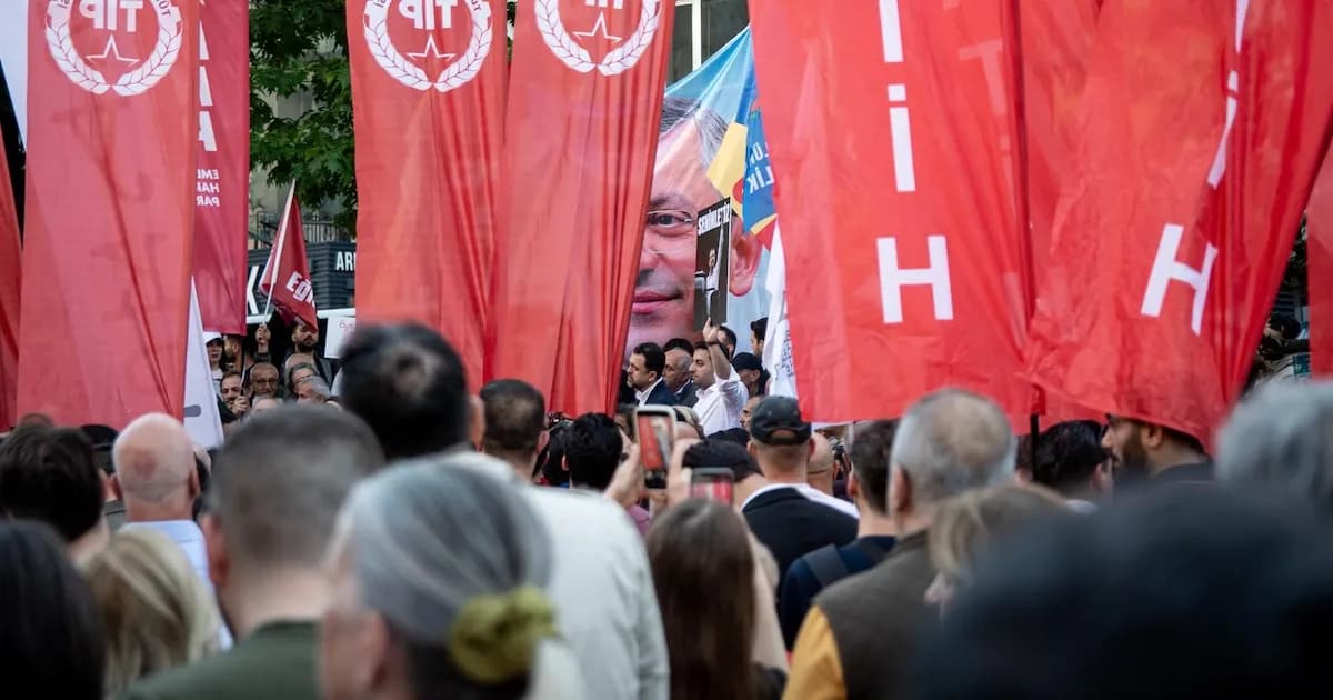 Dirigentes rivales del principal partido opositor turco se movilizan tras las medidas de las autoridades