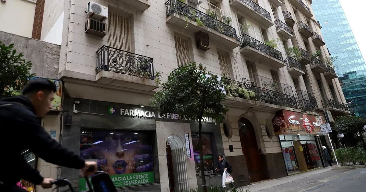 Guarda historias porteñas únicas: cómo es y cuánto vale vivir en el edificio de Jauretche y la legendaria librería L'Amateur