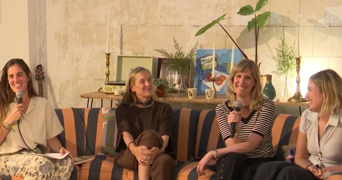Amparo Aragón rinde homenaje familiar con su libro 'Familia'