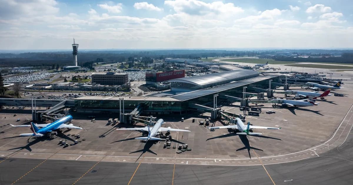 Récord histórico en aeropuertos argentinos: auge internacional y caída en cabotaje