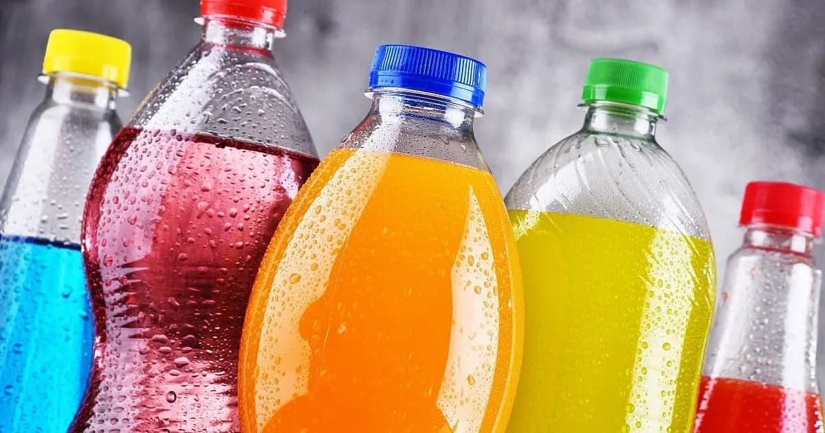 El consumo de bebidas azucaradas incrementa el riesgo de cáncer de hígado, según un nuevo estudio