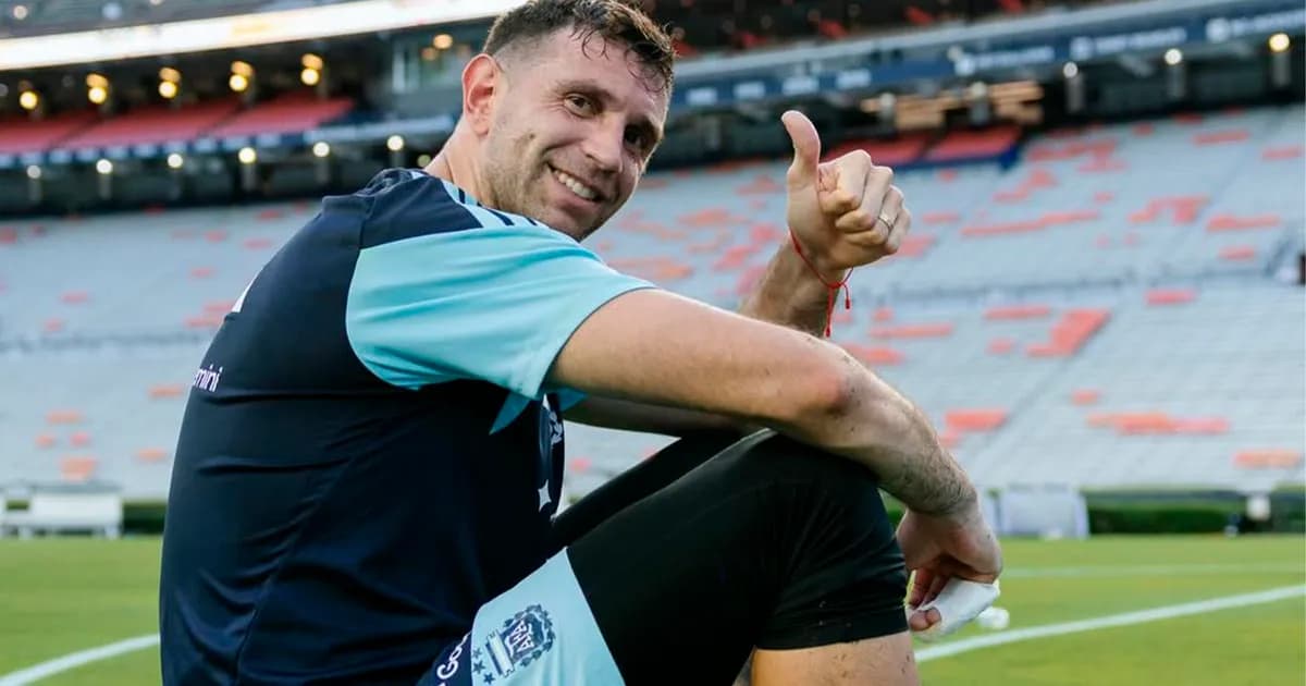 Emiliano Dibu Martínez avanza en su recuperación y podría ser titular ante Argelia