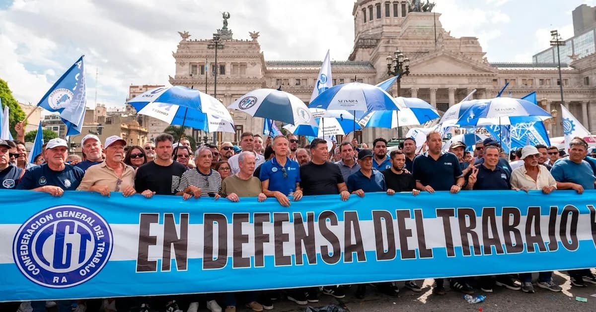 La CGT evalúa un nuevo esquema de paros inspirado en Francia para enfrentar al Gobierno