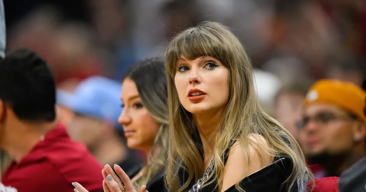Taylor Swift hace historia al ser la mujer más joven en el Salón de la Fama de Compositores