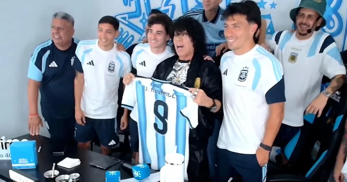 La Mona Jiménez sorprende a la selección argentina con un regalo especial previo al Mundial
