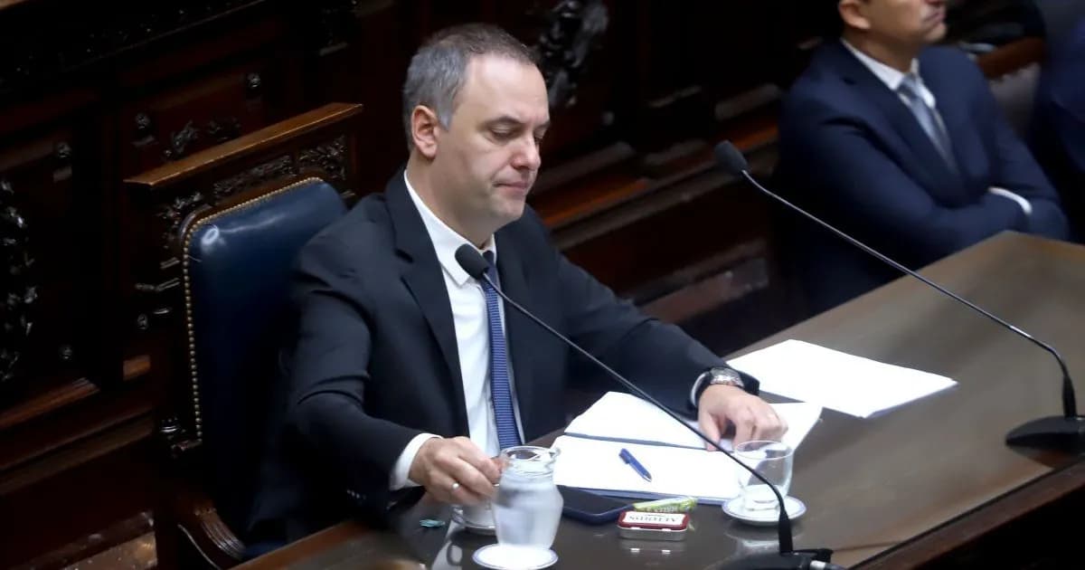 Creciente tensión política por la situación de Manuel Adorni en el Gobierno