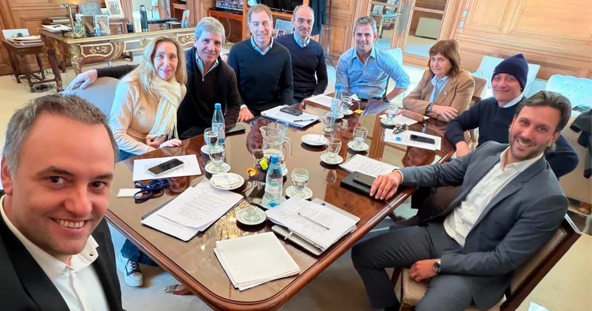 Tensiones en el Gobierno por la situación de Adorni y la falta de reuniones políticas