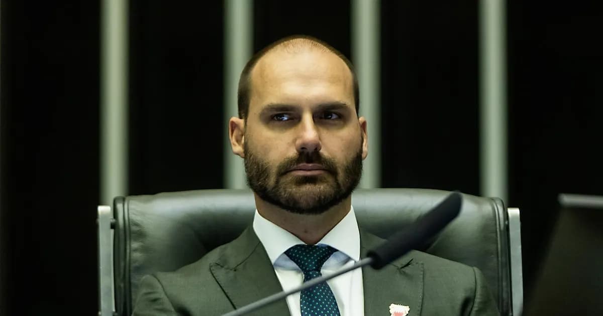 Eduardo Bolsonaro denuncia intento de excluirlo de la política tras su condena judicial