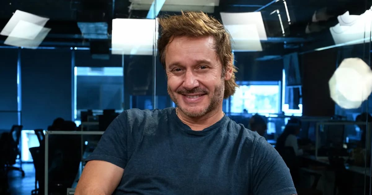 Benjamín Vicuña defiende con firmeza su obra ante ataques homofóbicos