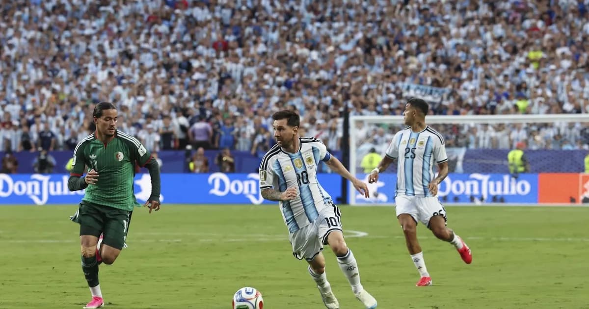 Argelia presenta formal protesta a la FIFA por arbitraje en el partido ante Argentina