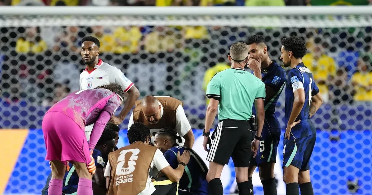 Raphinha se someterá a un tratamiento intensivo para continuar en el Mundial