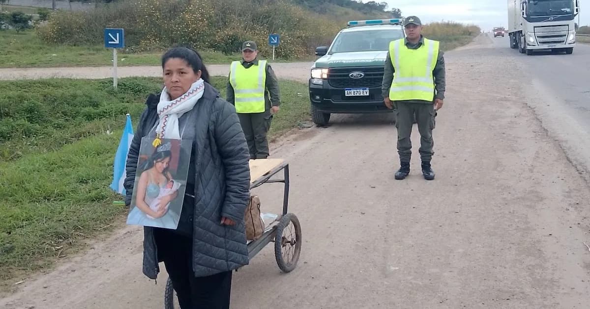 Madre y abuela recorren 300 km por justicia tras muertes de su hija y nieta