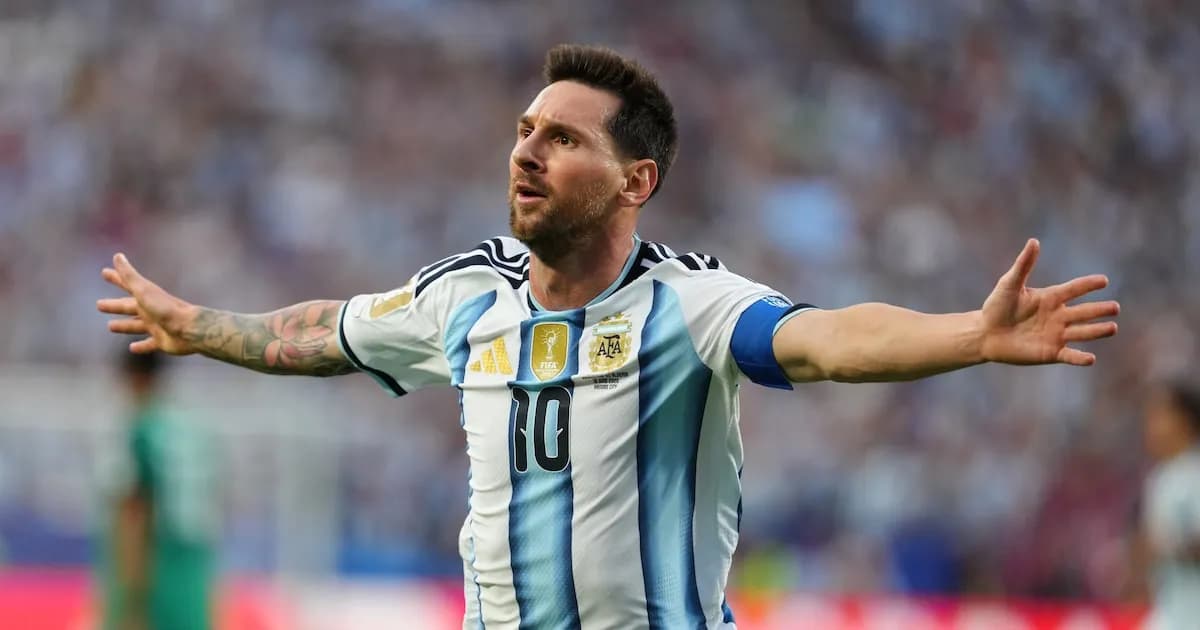 La leyenda Bochini elogia a Messi y sugiere que podría jugar hasta el próximo Mundial