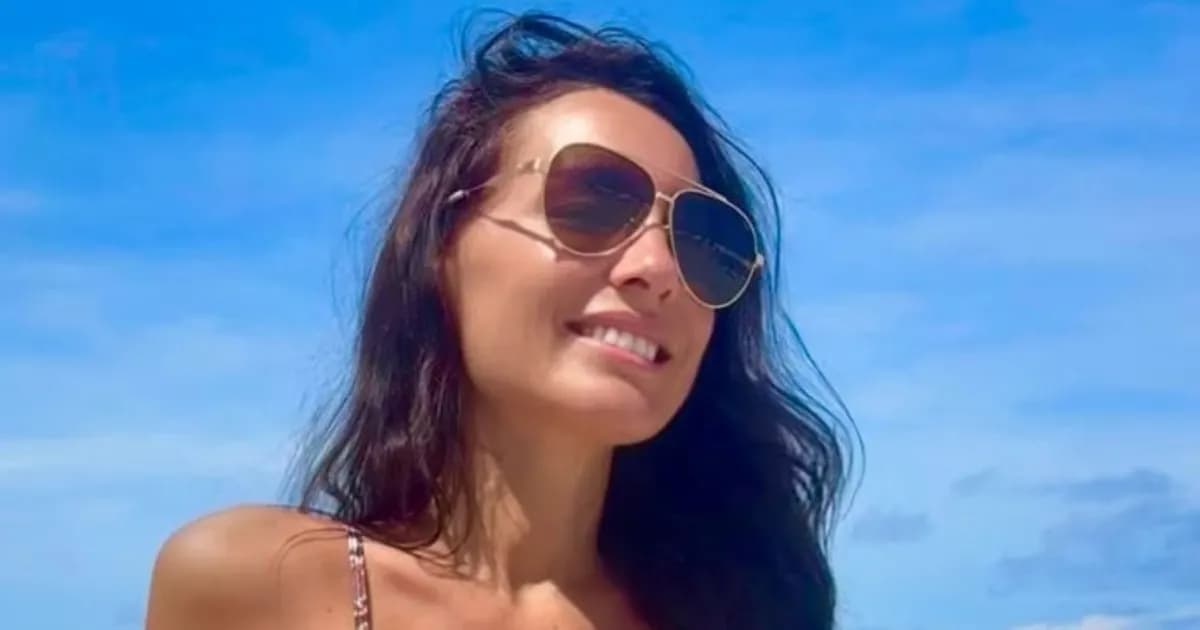 Pampita deslumbra en Miami con su bikini de serpiente en playas paradisíacas