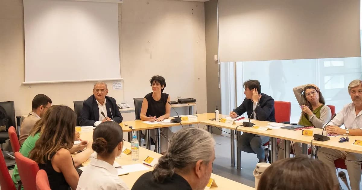 Elma Saiz defiende la regularización de migrantes y critica a Prohens por obstáculos administrativos
