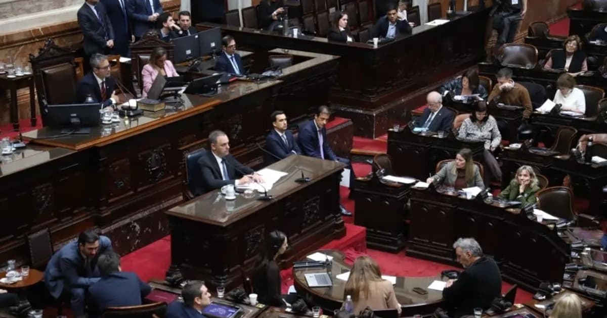 Martín Menem intenta frenar la interpelación a Manuel Adorni en el Congreso