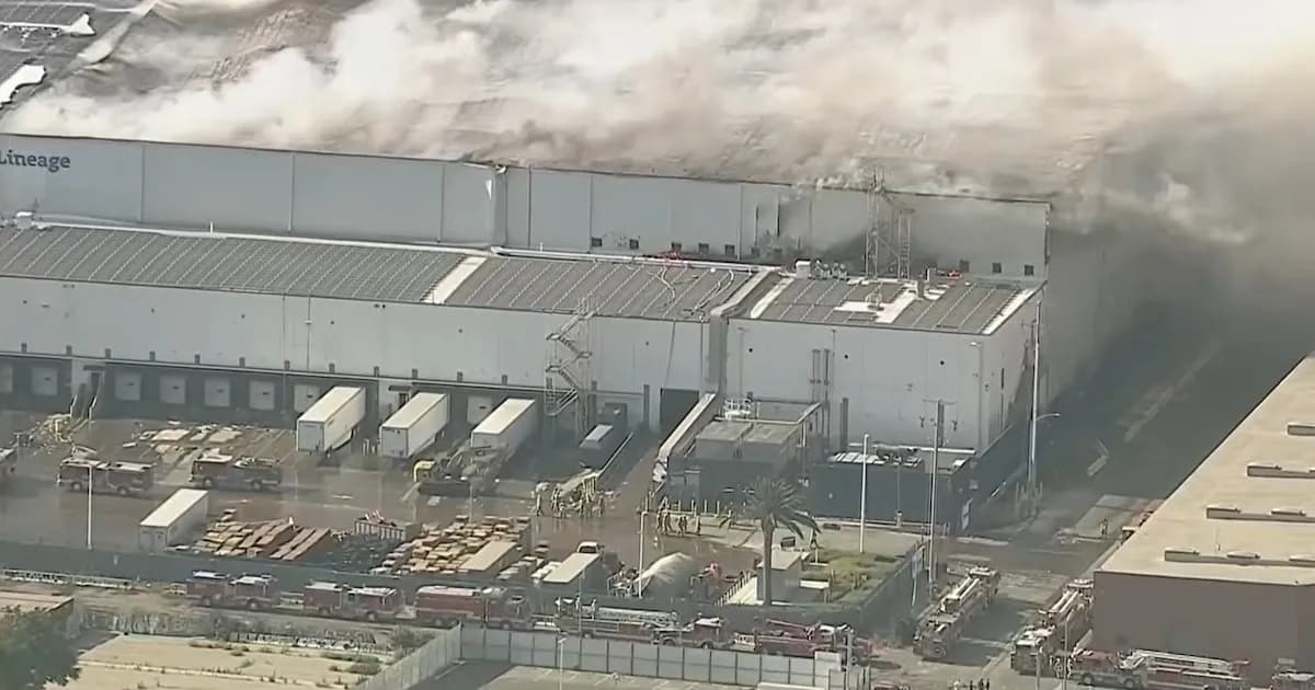 Incendio en Boyle Heights: afecta calidad del aire y provoca reubicaciones escolares