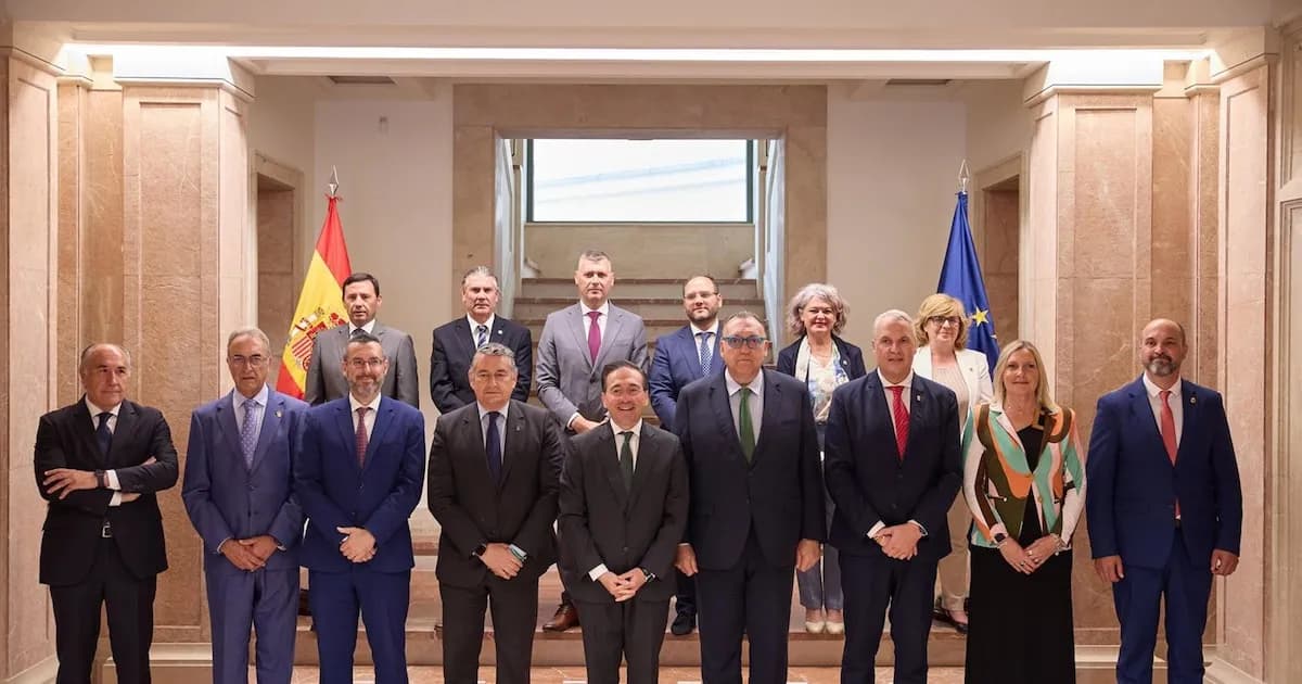 Albares presenta acuerdo de Gibraltar y solicita comparecer en el Congreso