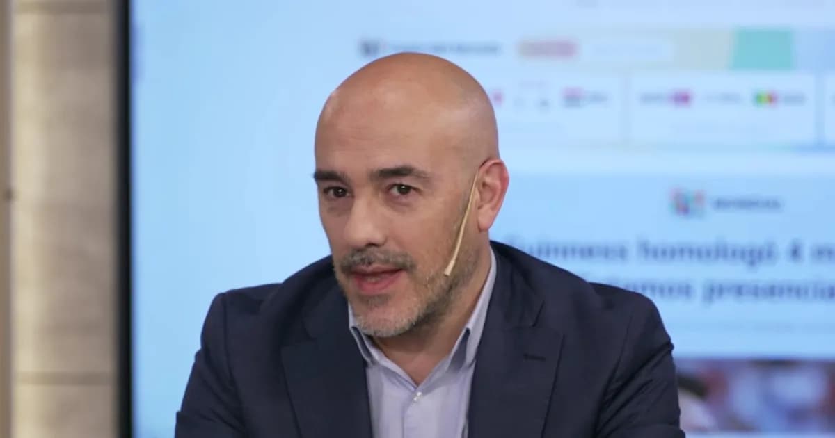 Incertidumbre en el Gobierno: Cambios en la Jefatura de Gabinete según Lucas Romero
