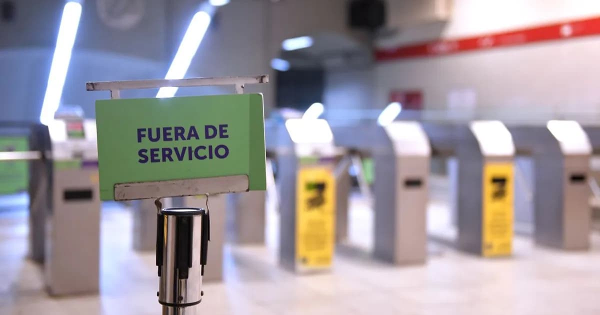 Jorge Macri promulga decreto que restringe paros y asegura servicios mínimos en transporte y residuos