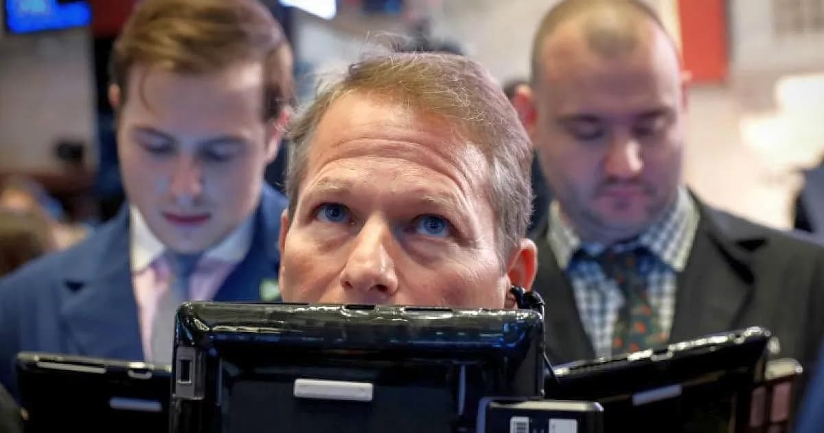 Caída de acciones tecnológicas en Wall Street: la IA en la cuerda floja