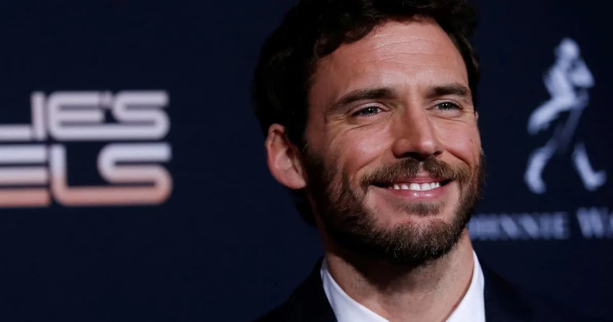 Sam Claflin revela su lucha con la dismorfia corporal y la presión estética