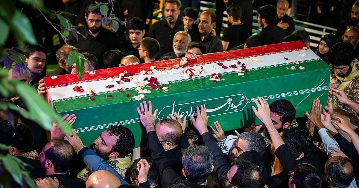 Irán llora a su líder supremo: exigen justicia tras la muerte de Alí Jameneí