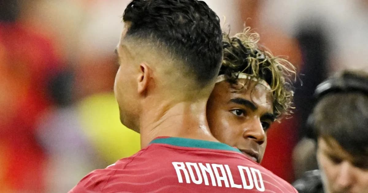 Cristiano Ronaldo llora tras la eliminación de Portugal: el emotivo abrazo de Lamine Yamal