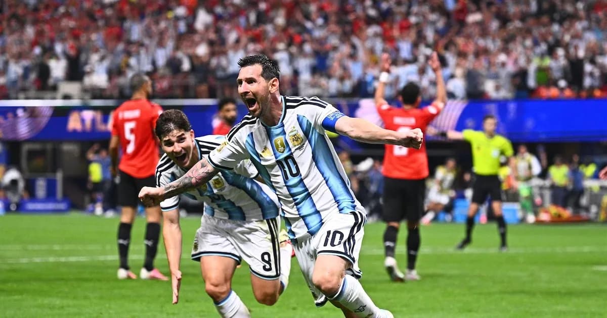 Argentina avanza a cuartos tras una épica remontada ante Egipto en el Mundial