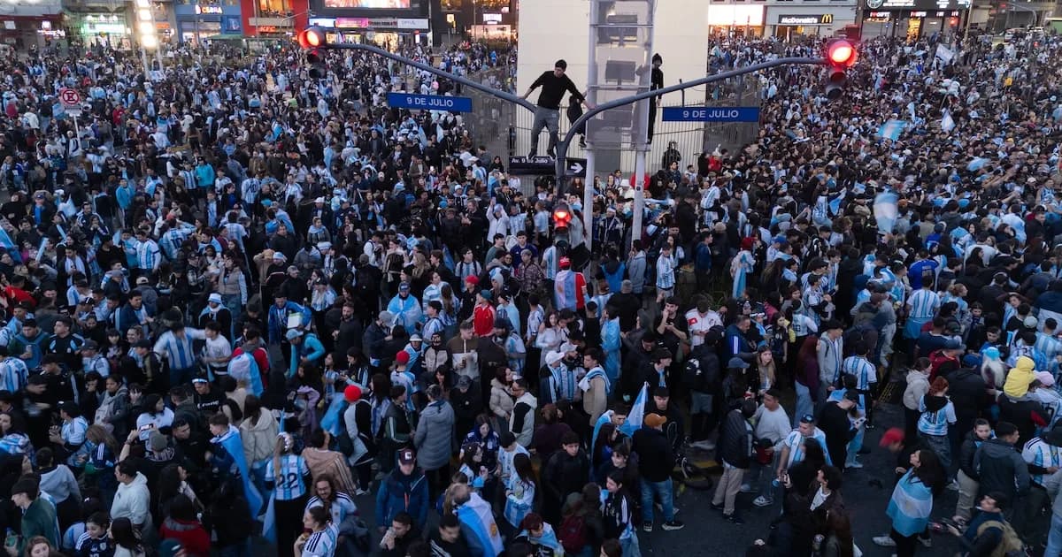 La emoción desbordó las calles tras la épica victoria de Argentina frente a Egipto