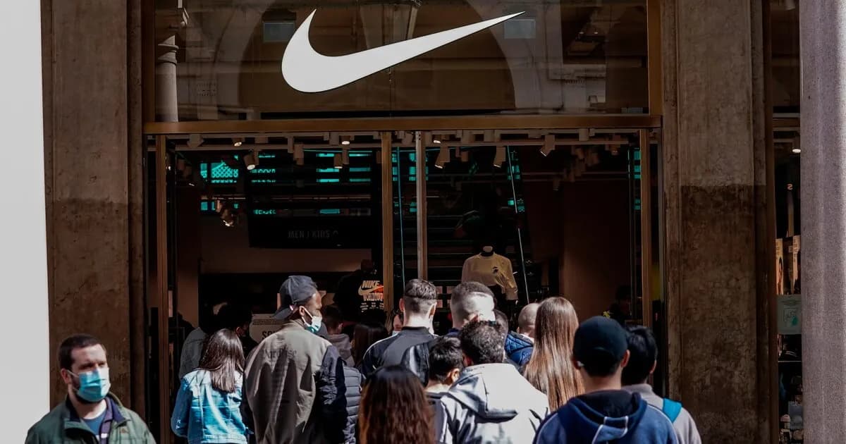 Nike supera expectativas financieras, pero el Mundial será su gran desafío