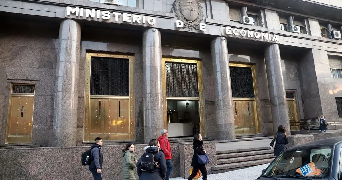 El Gobierno enfrenta un pago de u$s2.500 millones y las reservas caen por debajo de u$s49.000 millones