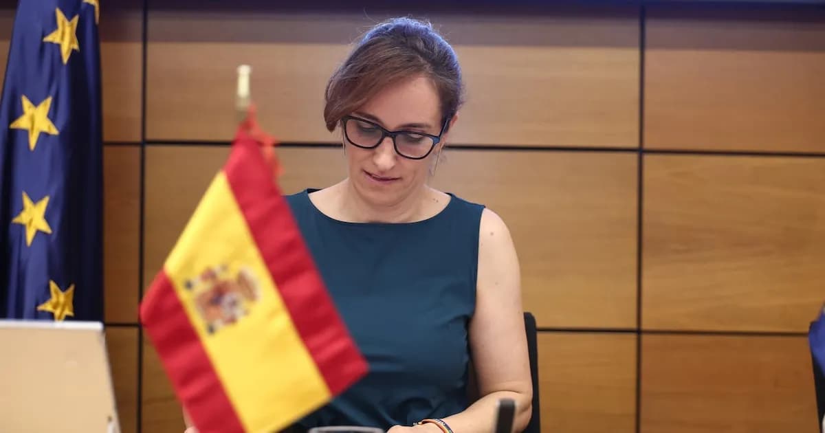 García defiende el Estatuto Marco y critica a CCAA del PP por eludir responsabilidades