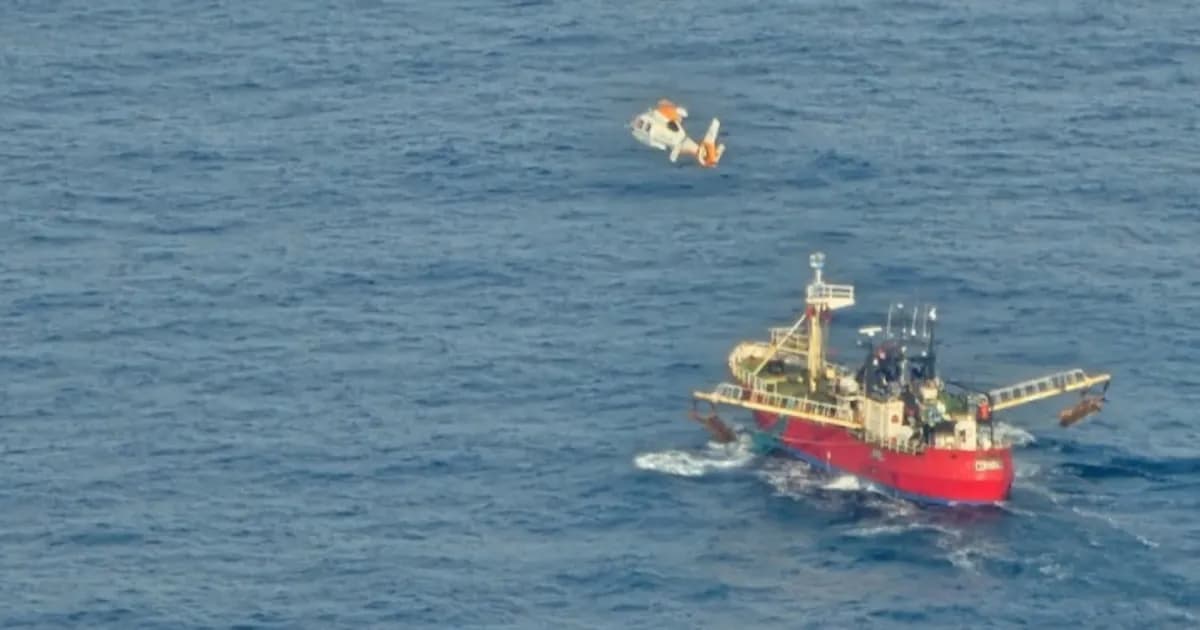 Aeroevacuación de emergencia en alta mar: tripulante de buque pesquero en grave estado
