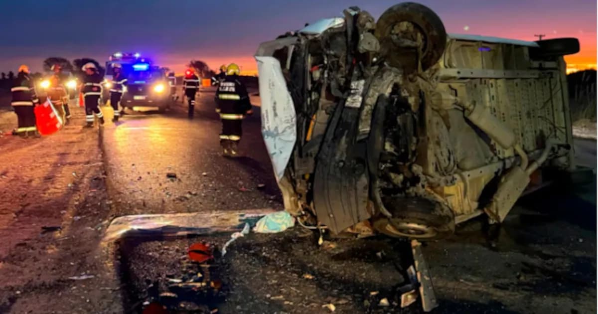 Tragedia en Córdoba: Dos muertos en choque de minibús con equipo de fútbol infantil