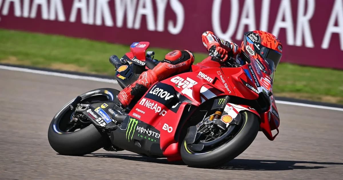 Marc Márquez se impone en Sachsenring y logra la 'pole' para la carrera dominical