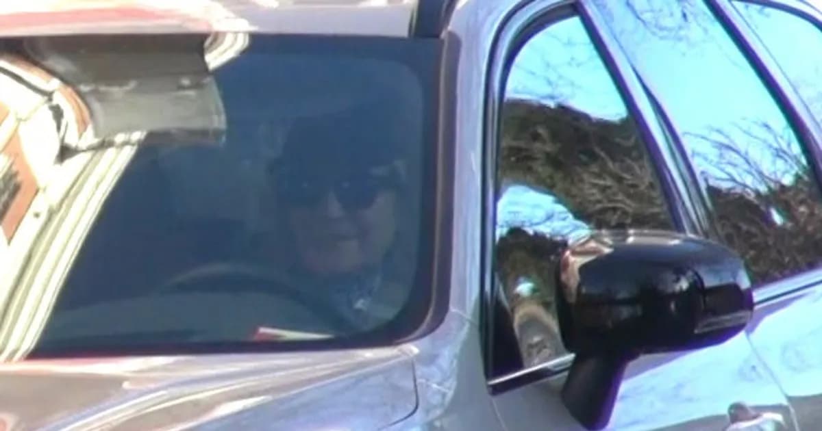 La infanta Elena expresa su alegría por la posible vuelta del rey emérito a España