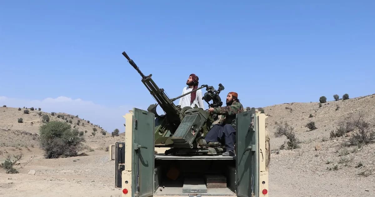 Más de 330 talibanes fallecidos en enfrentamientos en la frontera con Afganistán