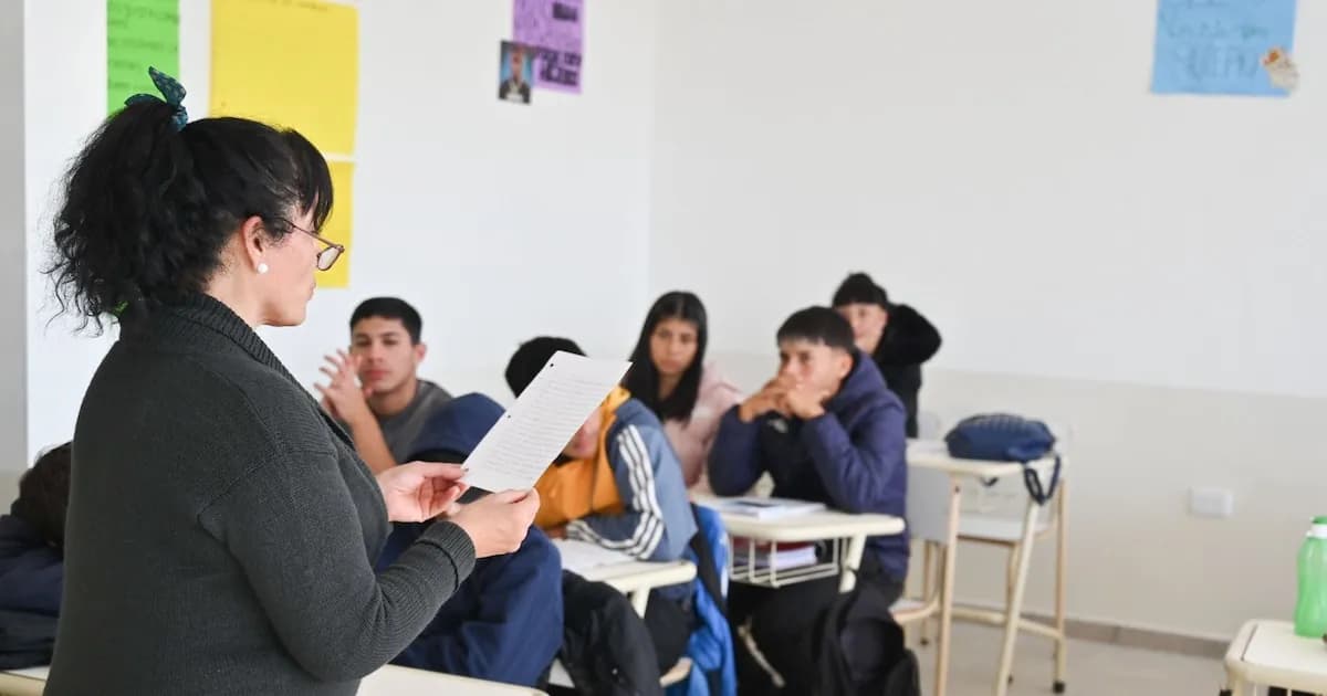 Paro docente impacta inicio de clases en 15 provincias: salarios en mínimos históricos